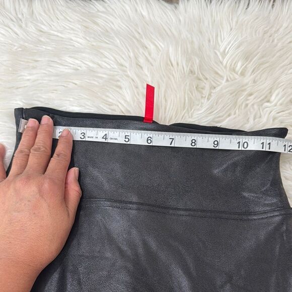 SPANX Faux Leather Black Leggings Size SP - Picture 4 of 7